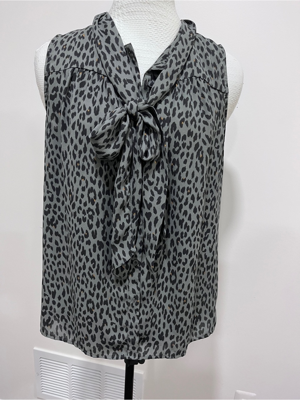 LOFT Gray and Black Sleeveless Tie-Neck Leopard Print Tank